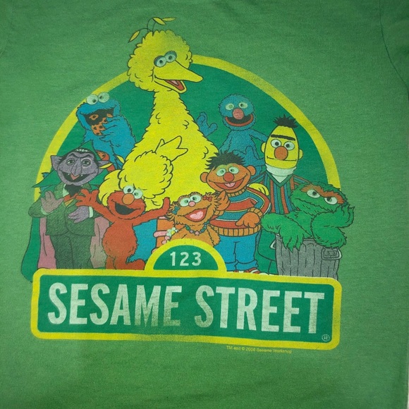 Sesame Street T-Shirt - Picture 2 of 7